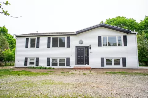 853 Main St, Acushnet, MA 02743