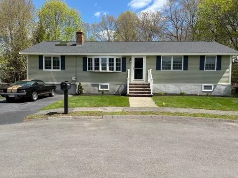 31 Columbus Rd, Woburn, MA 01801