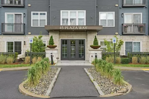 45 Plaza Way #208, Plymouth, MA 02360
