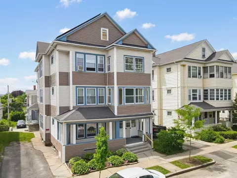 17 N Woodford St, Worcester, MA 01604