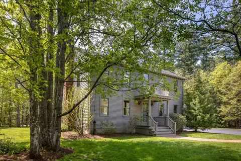 8 Riverbend Ln, Mattapoisett, MA 02739