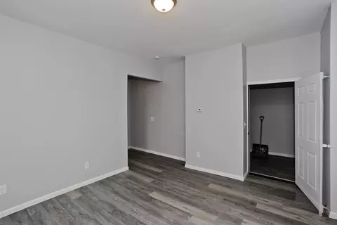Bedroom - 64 Thompson St, Springfield, MA 01109 photo 5 of 10