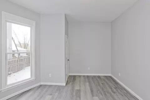 Bedroom - 64 Thompson St, Springfield, MA 01109 photo 6 of 10