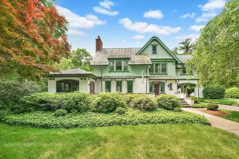 135 Forest Glen Rd, Longmeadow, MA 01106
