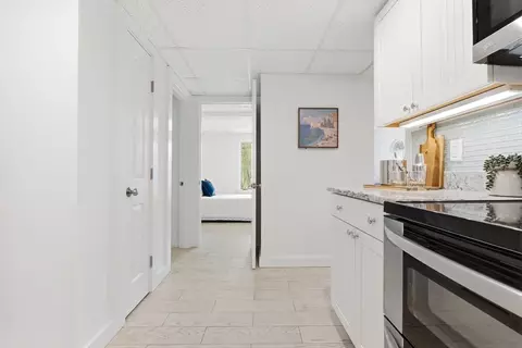 Entry Way - 6 Mt Locust Pl #2, Gloucester, MA 01930 photo 2 of 4