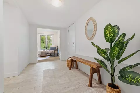 Entry Way - 6 Mt Locust Pl #2, Gloucester, MA 01930 photo 4 of 4
