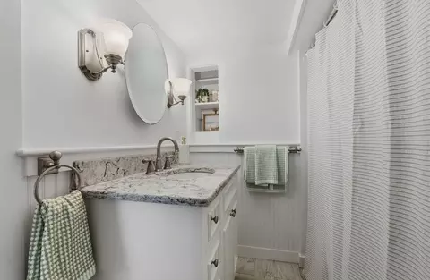 Bath - 6 Mt Locust Pl #2, Gloucester, MA 01930 photo 1 of 1
