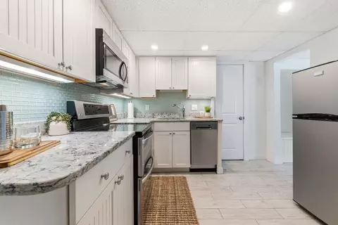 Kitchen - 6 Mt Locust Pl #2, Gloucester, MA 01930 photo 2 of 5