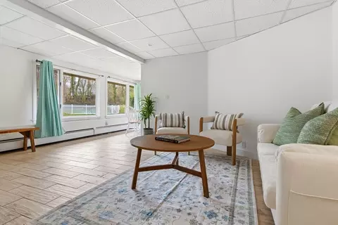 Living - 6 Mt Locust Pl #2, Gloucester, MA 01930 photo 1 of 2