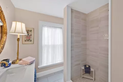Bath - 27 Mattoon St, Springfield, MA 01105 photo 3 of 4