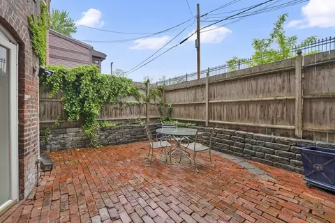 Exterior - 27 Mattoon St, Springfield, MA 01105 photo 2 of 3
