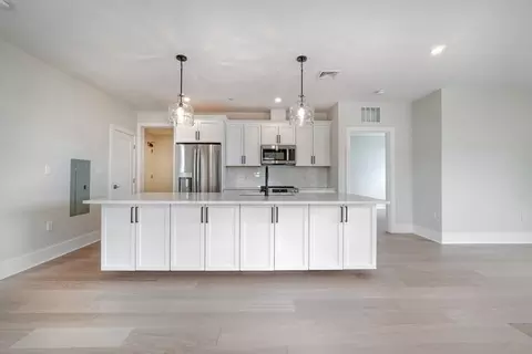 62 Foundry St #305, Wakefield, MA 01880