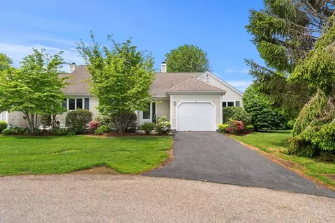 5 Woods Ed #5, Mashpee, MA 02649