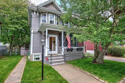 24 Hussey St, New Bedford, MA 02740
