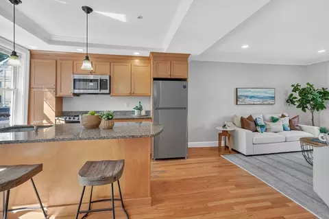 122-124 Charles St #124-1, Cambridge, MA 02141