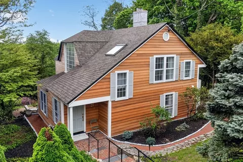 27 Wellington Ln, Belmont, MA 02478
