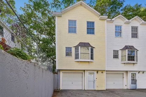 115 Beacon Ave #A, Lawrence, MA 01843