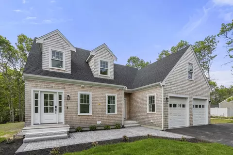 10 Laurel Ln, Forestdale, MA 02644