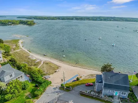 View/Area - 2 Eddy St, Buzzards Bay, MA 02532 photo 7 of 9