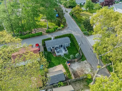 View/Area - 2 Eddy St, Buzzards Bay, MA 02532 photo 3 of 9