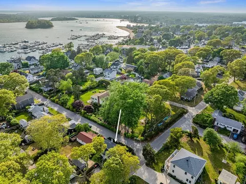 View/Area - 2 Eddy St, Buzzards Bay, MA 02532 photo 5 of 9