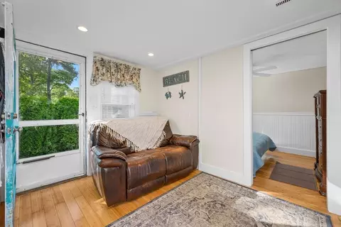 Entry Way - 2 Eddy St, Buzzards Bay, MA 02532 photo 2 of 2