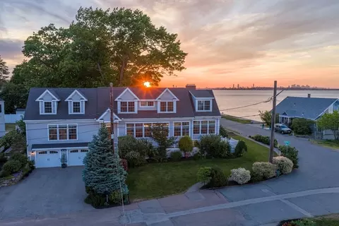 7 Swan Rd, Quincy, MA 02169