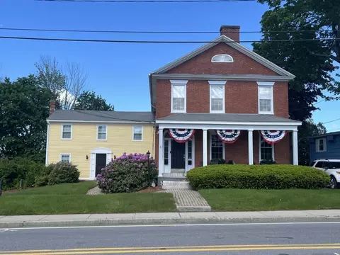 8-10 Pleasant St, Leicester, MA 01524