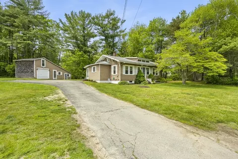 955 Middle Rd, Acushnet, MA 02743 photo 3