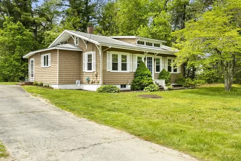 955 Middle Rd, Acushnet, MA 02743 photo 2
