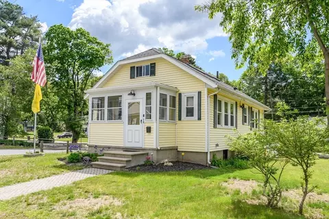18 Hammond Rd, Natick, MA 01760