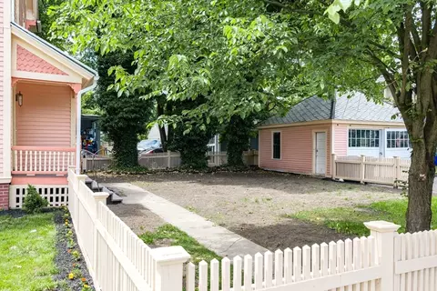Exterior - 238 Sumner Ave, Springfield, MA 01108 photo 3 of 5