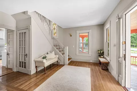 Entry Way - 238 Sumner Ave, Springfield, MA 01108 photo 1 of 3