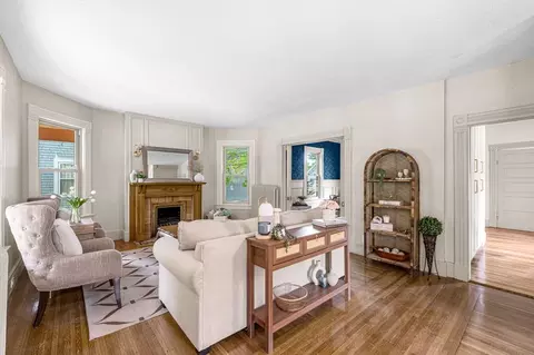 Living - 238 Sumner Ave, Springfield, MA 01108 photo 2 of 5