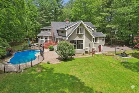 10 Cold Harbor Dr, Northborough, MA 01532