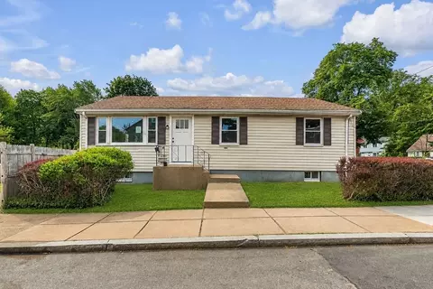 39 Collins St, Hyde Park, MA 02136