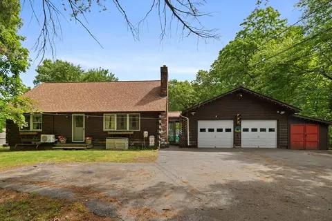 4 Fletcher St # A, Plainville, MA 02762