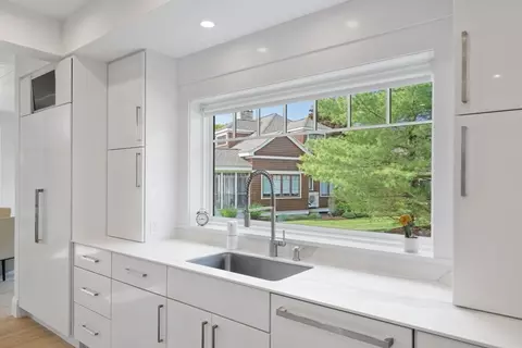Kitchen - 14 Black Rock Dr, Hingham, MA 02043 photo 6 of 9