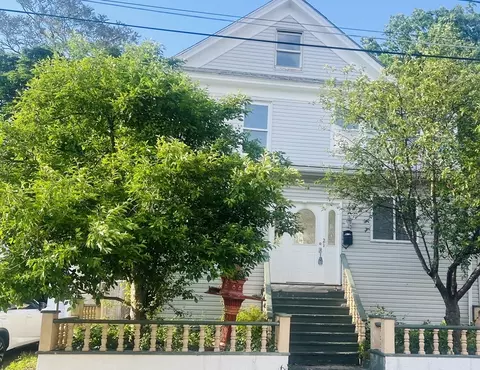 21 Hillside St, Lowell, MA 01851