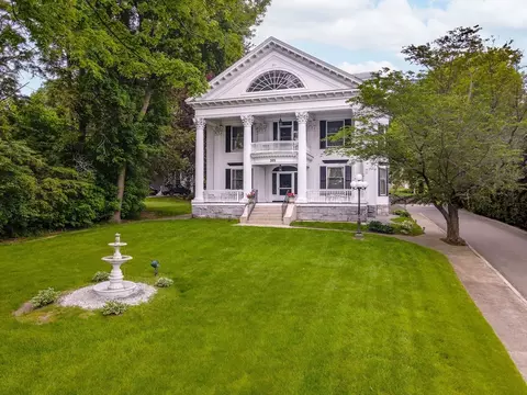 305 Andover St, Lowell, MA 01852