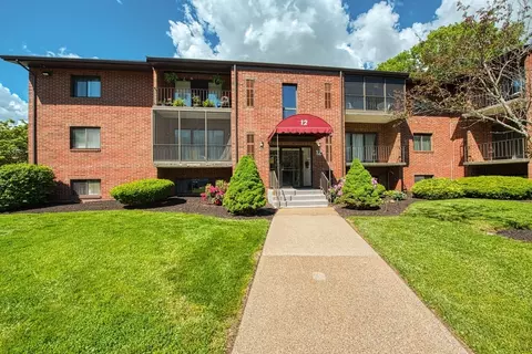 221 Oak St #12-15, Brockton, MA 02301