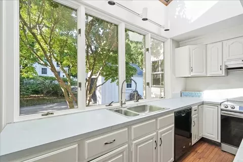 801 Main St, Hingham, MA 02043 photo 4