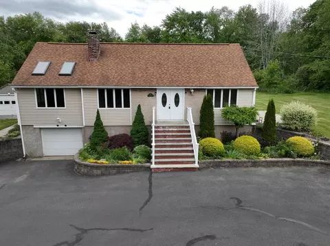 5 Hollow Rd, Wilbraham, MA 01095