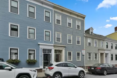 29 Green St, Charlestown, MA 02129