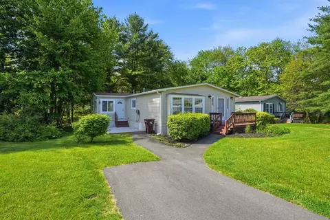 6 Evergreen Cir, Rockland, MA 02370