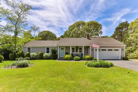 47 Country Ln, Dennis, MA 02639