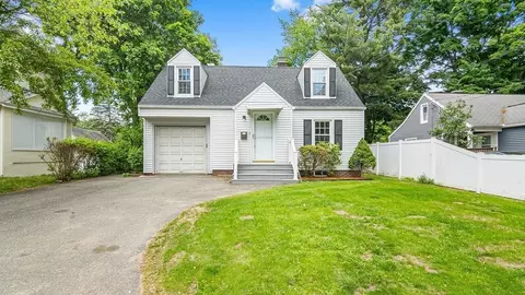 320 Tremont St, Springfield, MA 01104