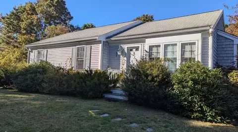 42 N Ockway, Falmouth, MA 02536