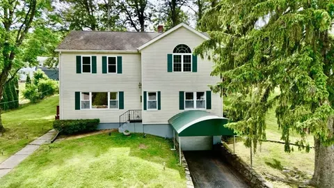 81 Causeway Ter, Leominster, MA 01453