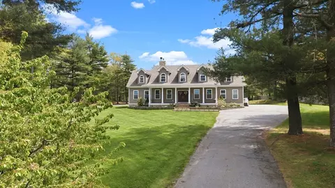 35 High St, Freetown, MA 02702